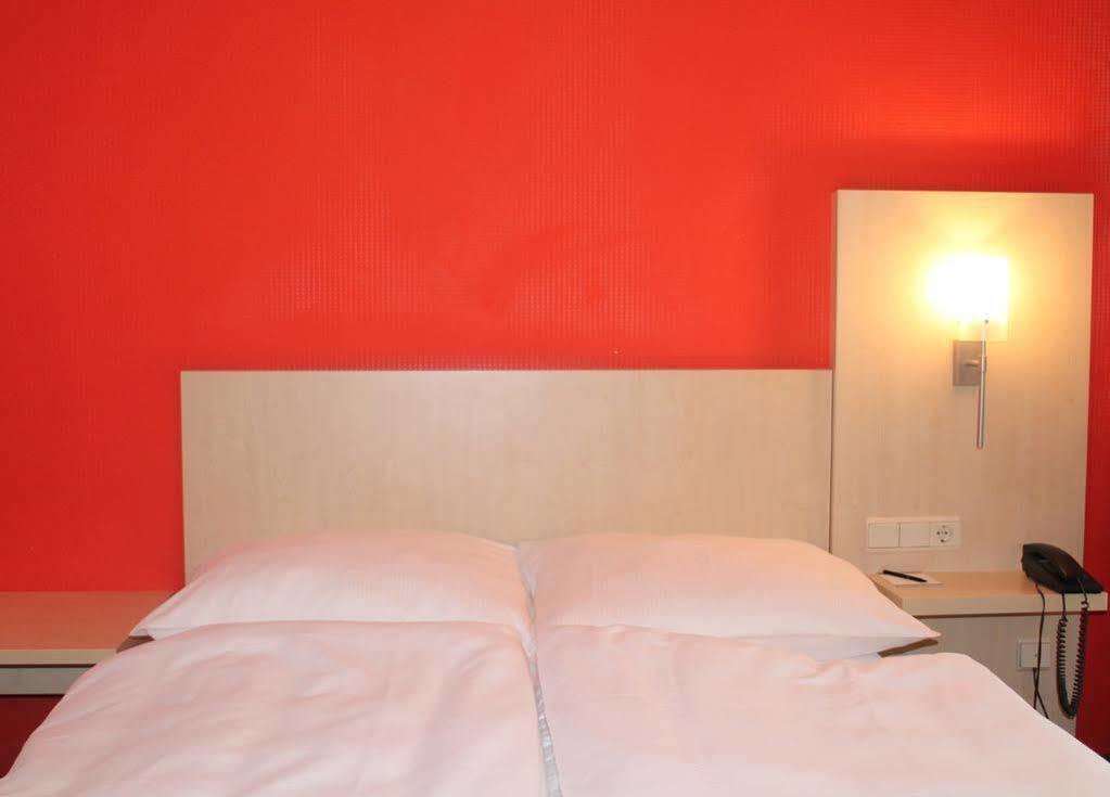 Tante Alma'S Bonner Hotel מראה חיצוני תמונה