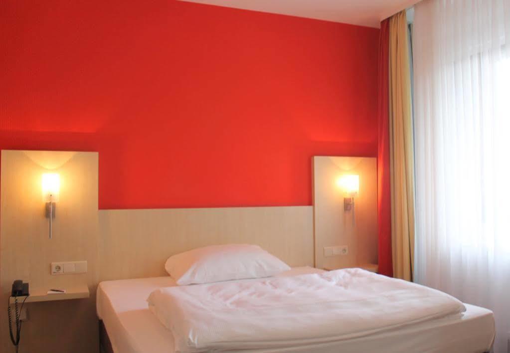 Tante Alma'S Bonner Hotel מראה חיצוני תמונה